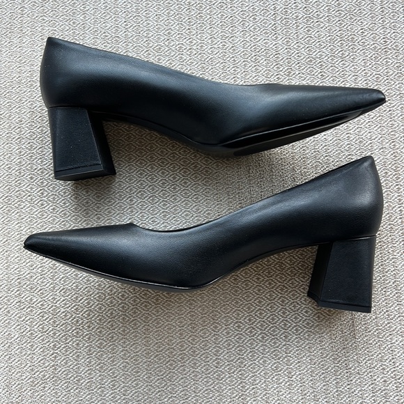 AGL "Tracy" Pumps - Picture 3 of 6